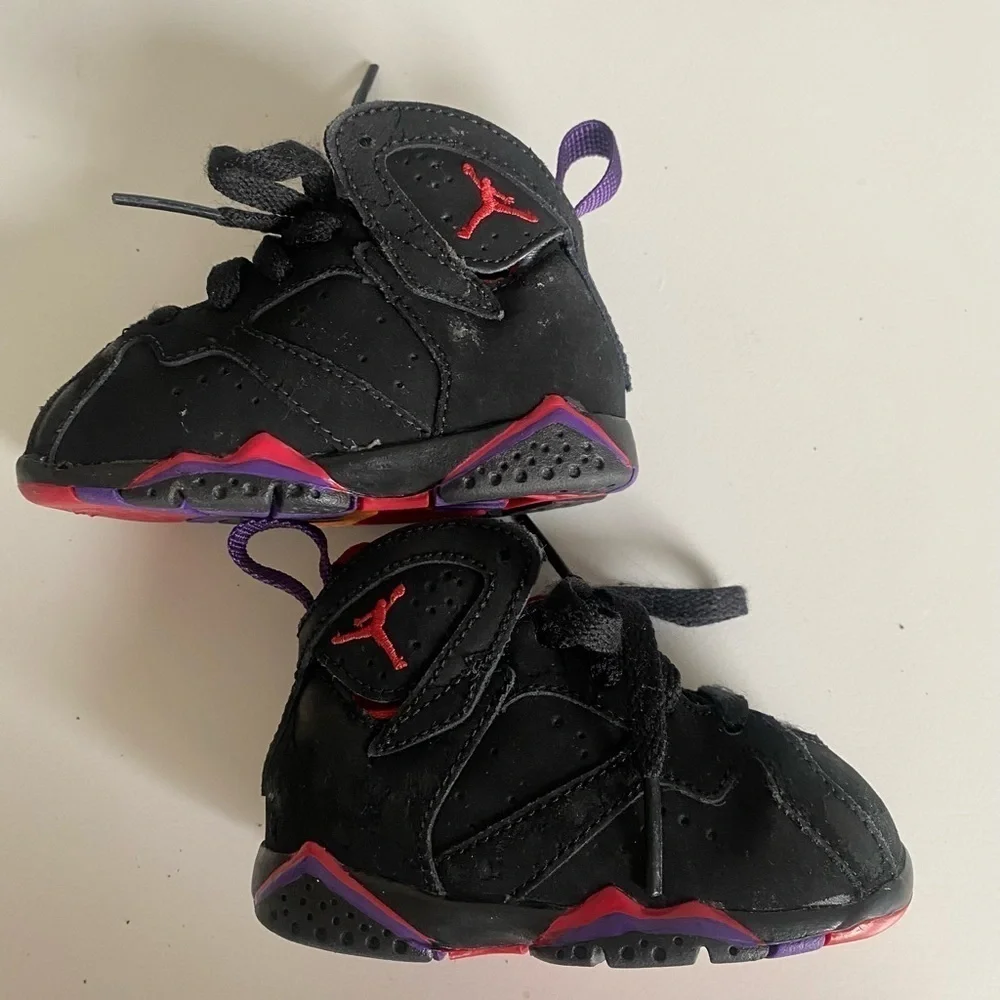 Air Jordan Size 4C